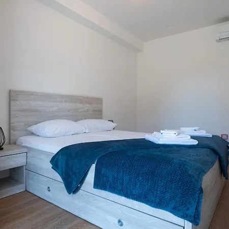 Apartment Mali & Veli *